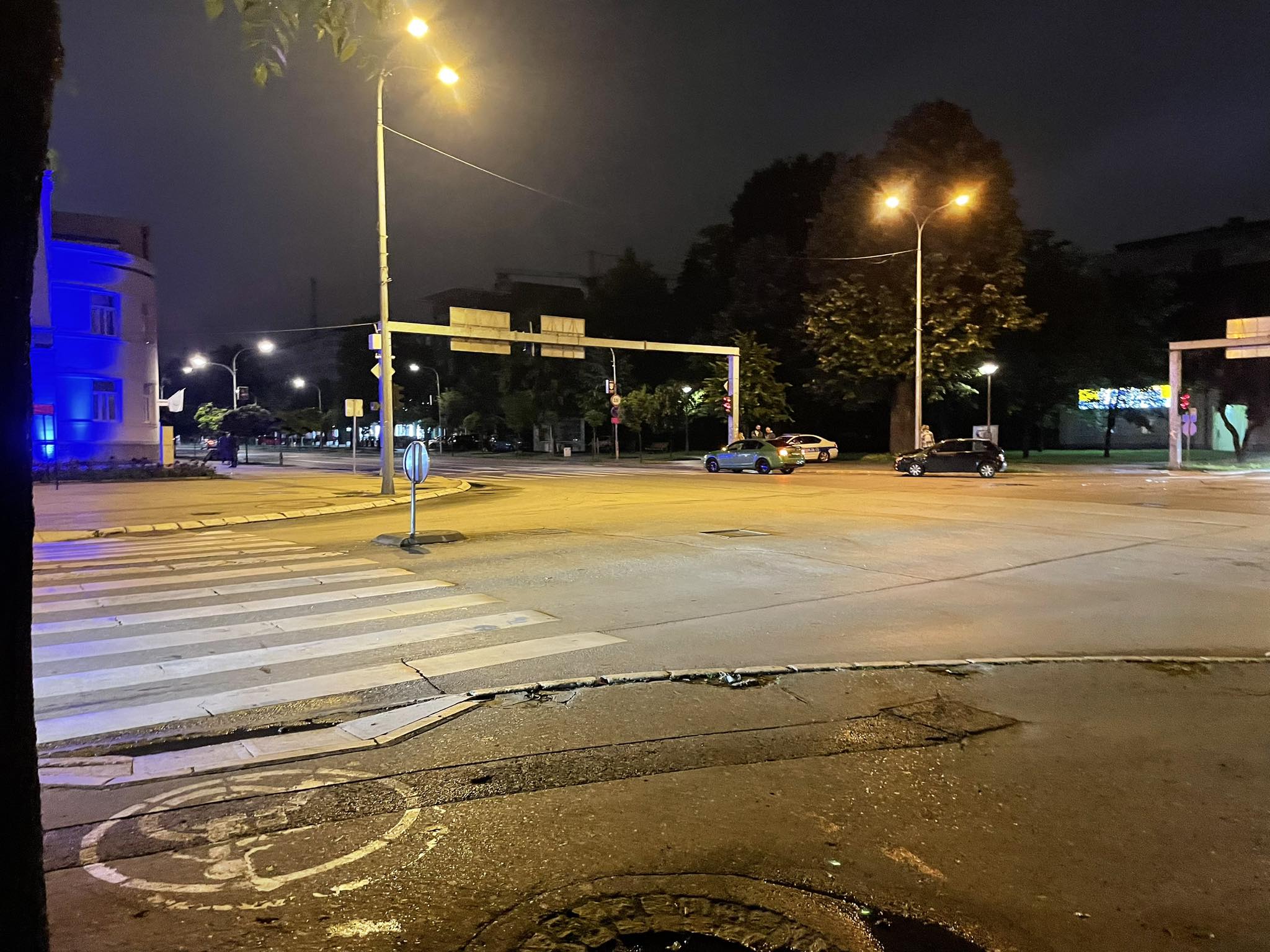 POLICIJA NA TERENU Sudar dva vozila kod Narodnog pozorišta u Banjaluci