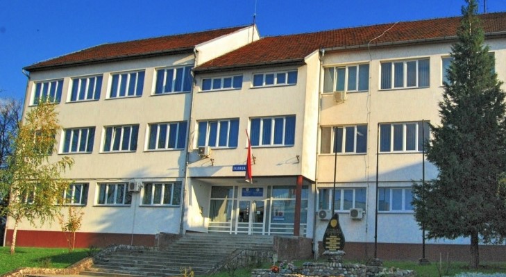DRAMA U DERVENTI Htio da se nadrogira pa bombom ubije inspektora (FOTO)
