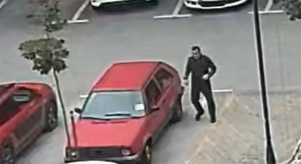 DA LI PREPOZNAJETE LICE SA SLIKE? U Sarajevu ukraden Golf 2 s mjesta za osobe s invaliditetom