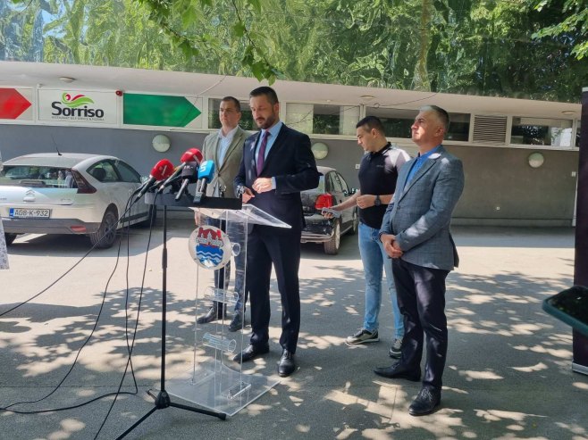 SUTRA VANREDNA SJEDNICA SKUPŠTINE GRADA Ninković: Stanivuković predao imovinu "Akvane", ima namjeru da tu gradi stambene objekte