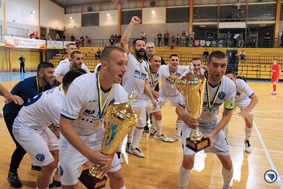 DOŽIVJELI TORTURU PA UZELI TITULU KMF Radnik iz Bijeljine u debitantskoj sezoni "pokorio" BiH