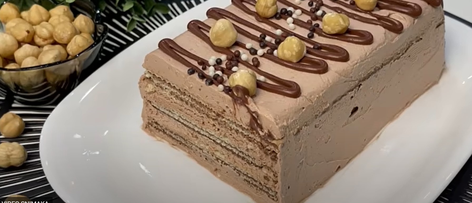 VOLE JE SVE GENERACIJE Sladoled-torta od samo 3 sastojka: Gotova za 5 minuta, a oduševiće vas i rashladiti u ovim vrelim danima