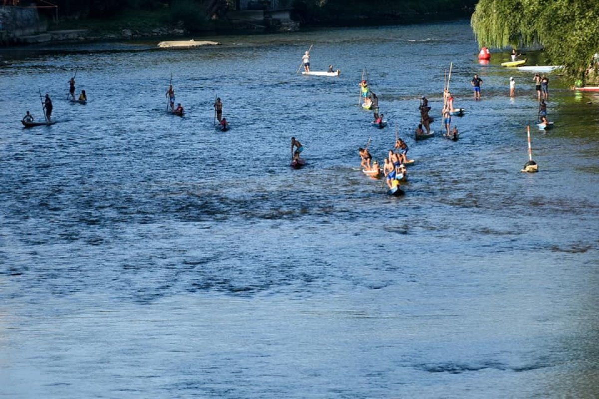 U nedjelju tradicionalna trka dajak čamaca
