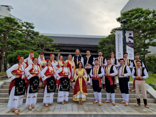 PJESMOM I KRSNOM SLAVOM OČARALI AZIJU “Srbadija” se okitila zlatnom medaljom u Južnoj Koreji