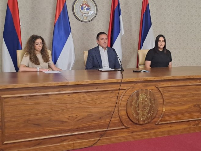 BIĆE STIPENDISTI DRŽAVE SRBIJE Studentkinje Univerziteta u Sarajevu školovanje nastavljaju u Beogradu (FOTO)
