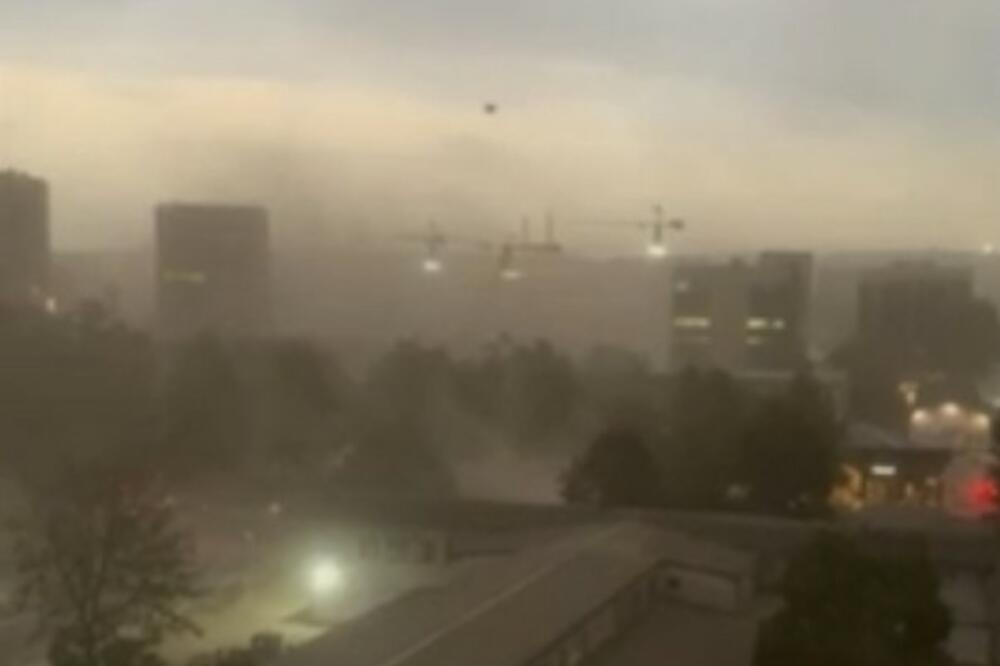 JEZIVI PRIZORI! Orkanski vjetar rušio sve pred sobom, kran oboren kao da je igračka, crijep padao sa zgrade! (FOTO/VIDEO)