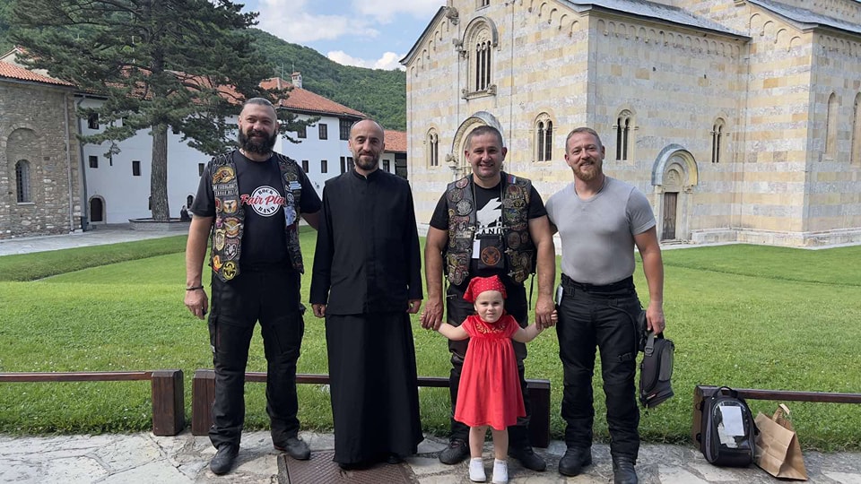 PRNJAVORČANI POKAZALI HUMANOST Bajkeri uručili pomoć za osam porodica na Kosovu (FOTO)