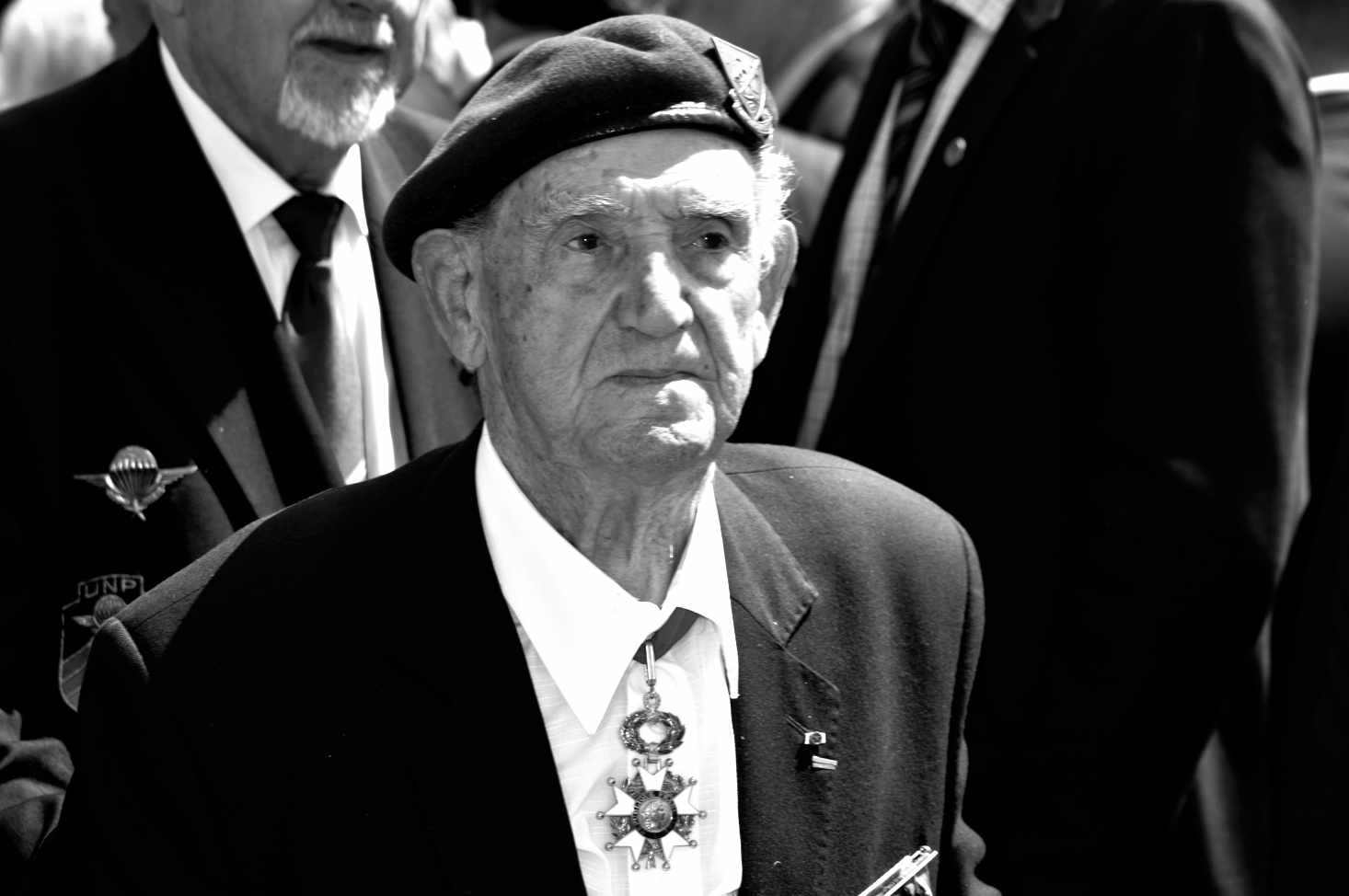 UMRO POSLJEDNJI PREŽIVJELI FRANCUSKI KOMANDOS DANA D Oglasio se i Makron: "Nećemo ga zaboraviti" (FOTO)