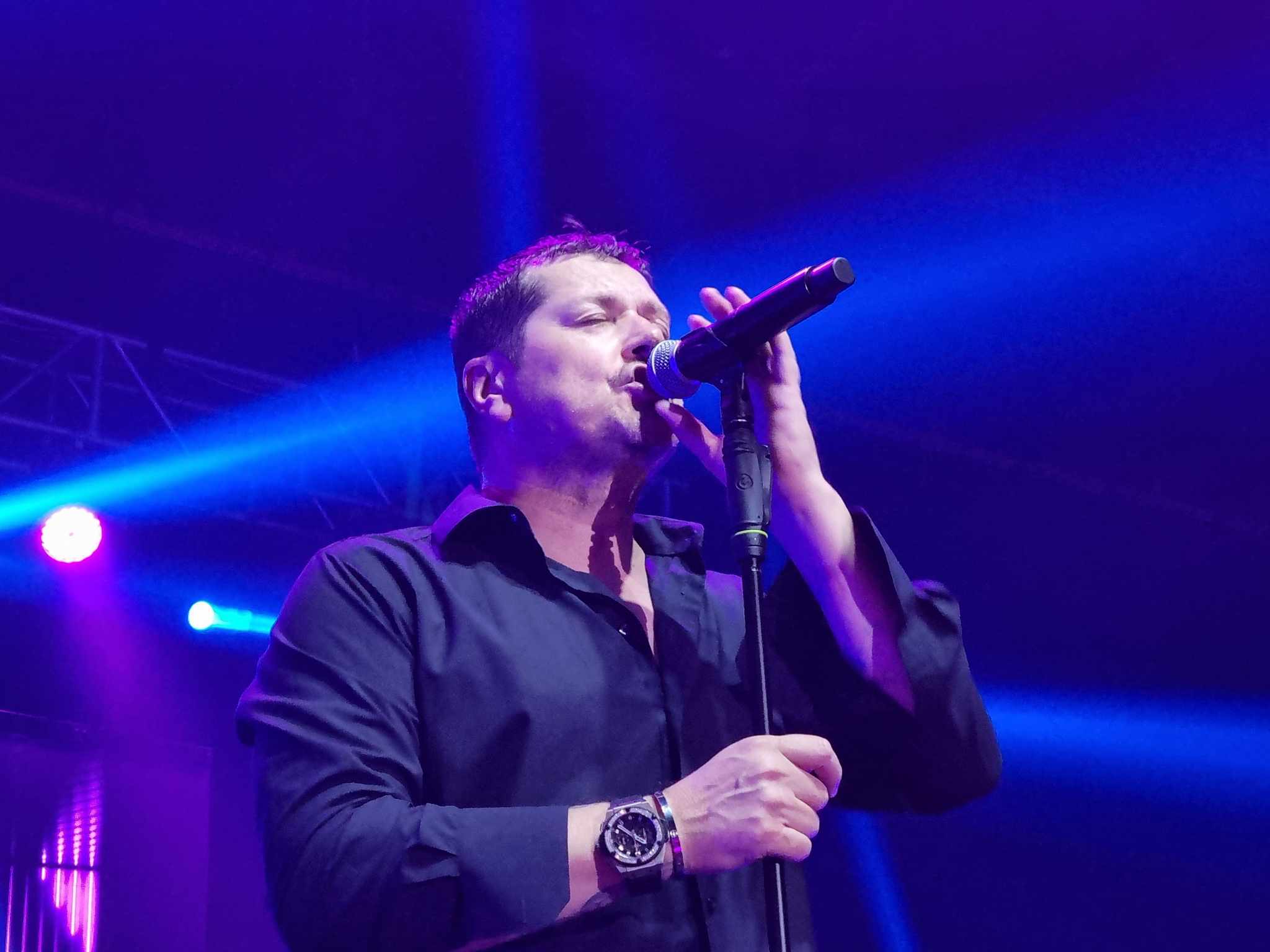 "GOSPOĐA MI JE DONIJELA DORUČAK U KREVET" Aco Pejović se nakon pijanstva probudio u tuđoj kući