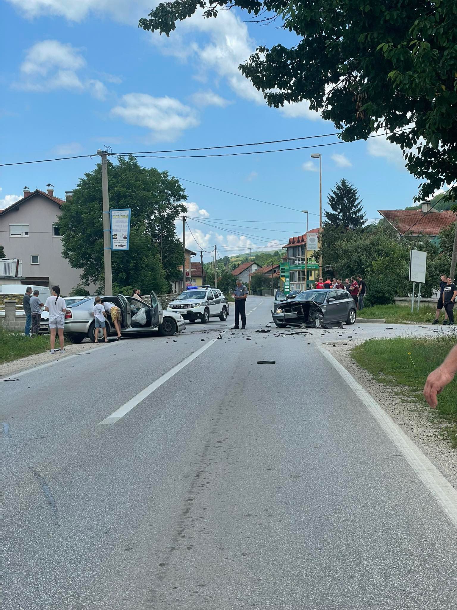 ŽESTOK SUDAR U GORNJEM VAKUFU: Najmanje dvoje povrijeđeno