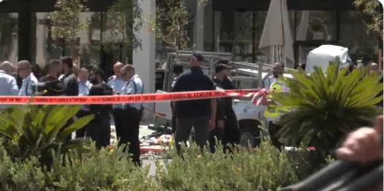 GORI BLISKI ISTOK Muškarac automobilom pokosio ljude u Tel Avivu, Hamas brutalno zaprijetio Izraelu (VIDEO)