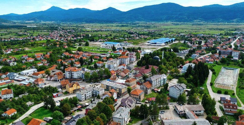UMJESTO MORA - BIRO Otkazi za 50 radnica iz Bosanskog Petrovca nakon godišnjih odmora