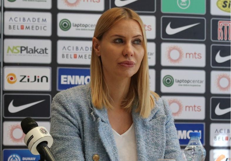 "NISAM SE OSJEĆALA DOBRO" Poznata voditeljka o borbi sa teškom bolešću - Tumor je bio veličine fudbalske lopte