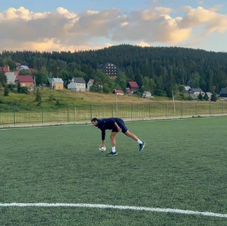 "NE MOGU DA VJERUJEM DA JE TU" Đoković igrao fudbal sa mališanima na Žabljaku (FOTO)