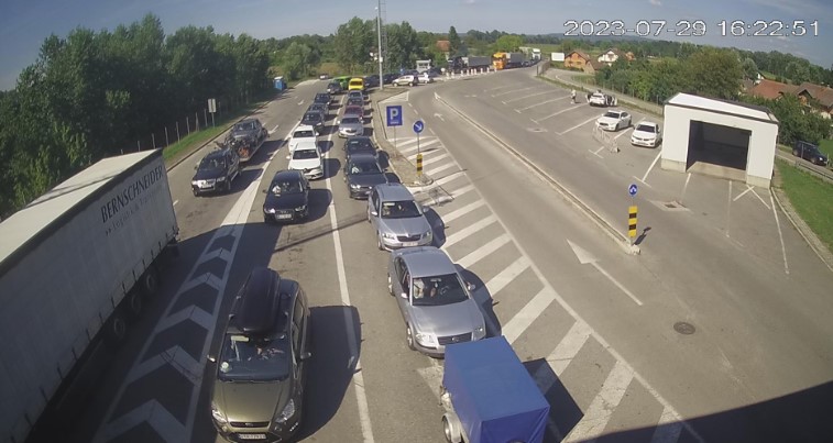 UPOZORENJE AMS RS Gužve i kolone na granici