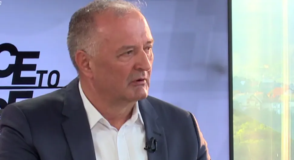 ISTORIJA SUKOBA ZUKANA HELEZA Kafanske tuče, prebijanje stražara, napad na sudiju, zataškavanje