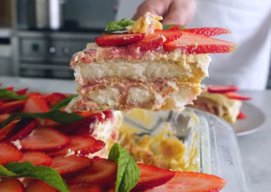 NAPRAVITE VOĆNI TIRAMISU KAO ITALIJANI Osvježavajući kolač za vrele ljetne dane
