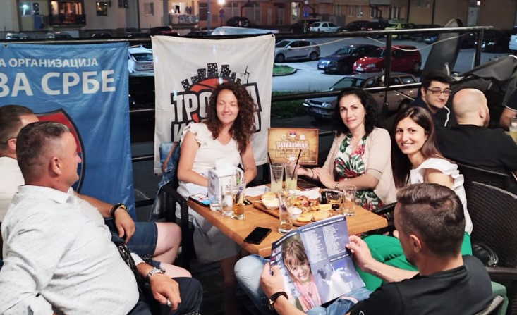 ISTOČNO SARAJEVO POKAZALO HUMANO LICE "Srbi za Srbe" na prvom "Kvizu iz bloka" prikupili 1.300 KM za pomoć narodu na Kosmetu