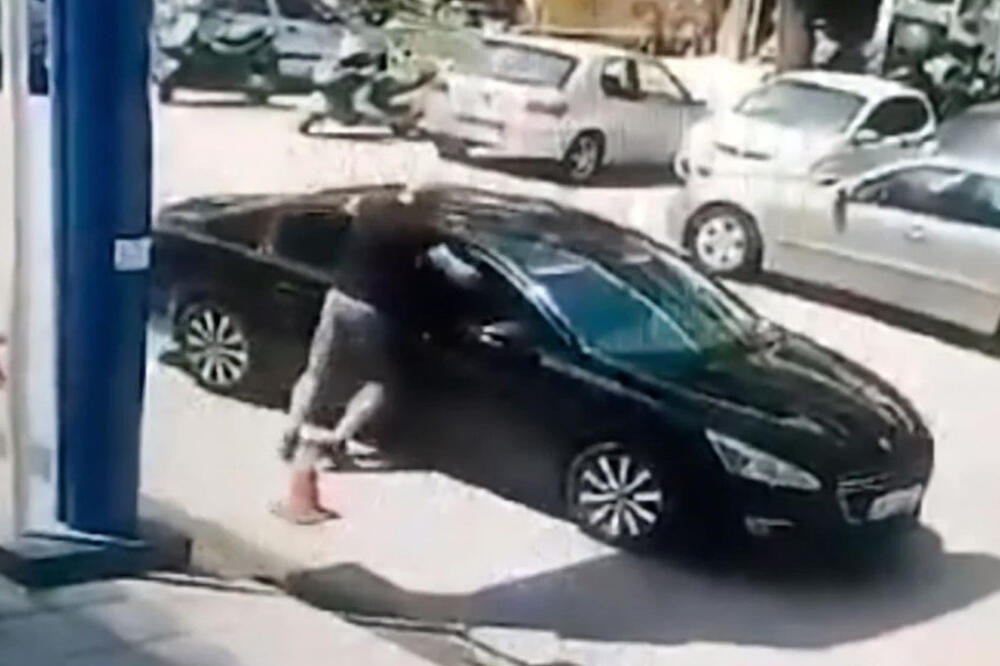 SUROVA LIKVIDACIJA U SOLUNU Pokušao da udari vozača na pumpi, ovaj ga upucao iz automobila (UZNEMIRUJUĆI VIDEO)