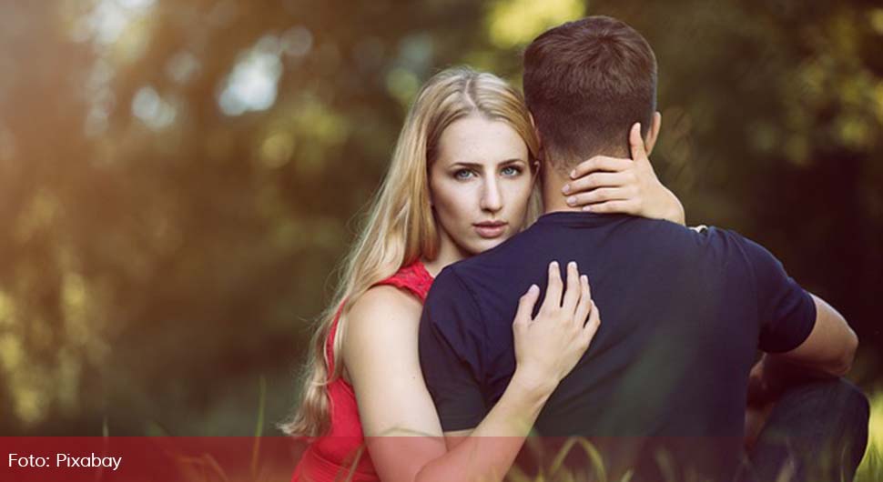 DEVET VRSTA ZAGRLJAJA: Kako vas partner grli, takvu vezu i imate