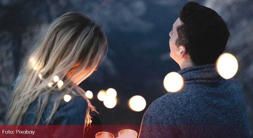 Pet znakova da je prijatelj zaljubljen u vas