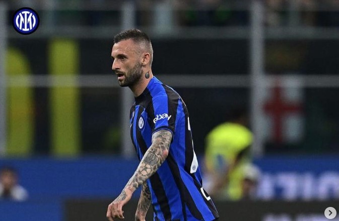 RAME UZ RAME SA RONALDOM Brozović novi fudbaler Al Nasra