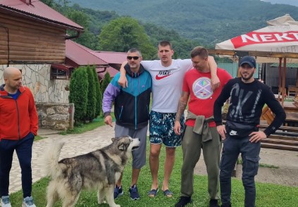 ŠAMPION NBA LIGE PONOVO SVRATIO U SRPSKU Nikola Јokić na najbolji način promoviše fočanski kraj (FOTO)