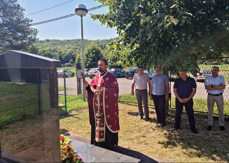 POLOŽILI ŽIVOTE ZA OTADŽBINU Služen parastos za poginule u Donjoj Lepenici kod Srpca