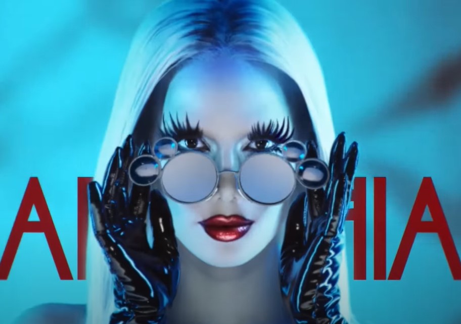 KAKVA TRANSFORMACIJA! Kim Kardašijan glumi u novoj sezoni popularne horor serije (VIDEO)