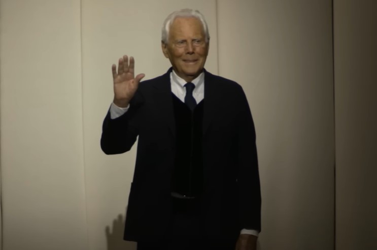 ARMANI TAKO KAŽE! U ormaru svake žene obavezno je ovih 5 komada odjeće