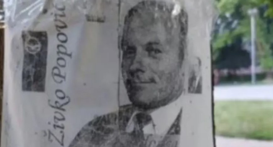 DAME, OBRATITE PAŽNJU! Devizni penzioner putem oglasa na drvetu traži srodnu dušu