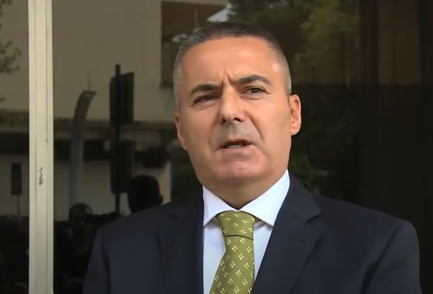 DIREKTOR POLICIJE JAVLJAO KRIMINALCIMA KAD ĆE IM PRETRESATI KUĆE Veljović se tereti da je odavao poverljive informacije