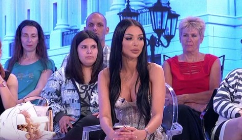 "JESTE LI ME UPOZNALI U BIBLIOTECI?" Maja se obratila bivšim momcima: Čim me zavole, odmah me oblače! (VIDEO)