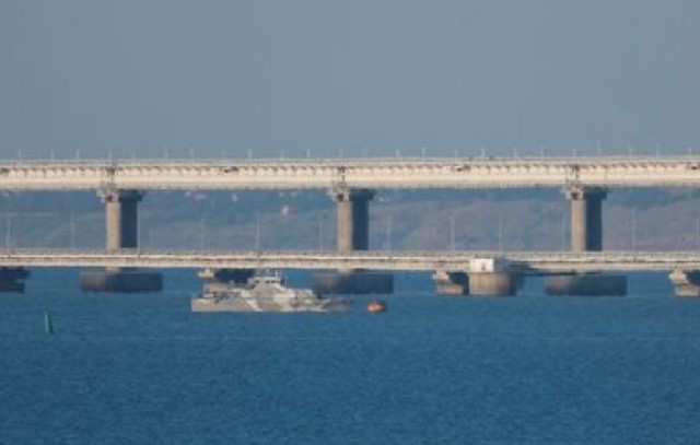 Obustavljen saobraćaj na Krimskom mostu