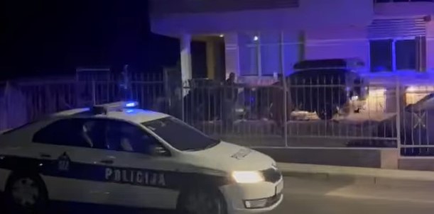 HOROR U TEŠNJU Autom se zabio u zgradu, navodno ima mrtvih (VIDEO)