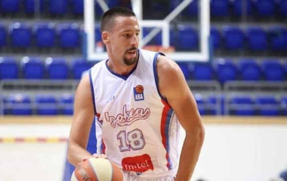 Oglasio se Vuk Radivojević nakon što je objavljeno da je pretukao suprugu