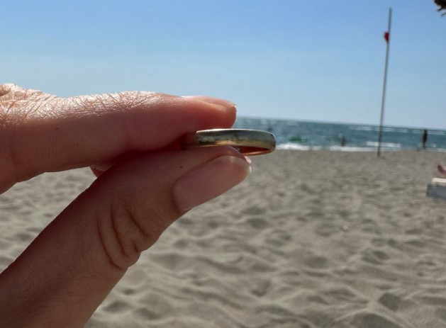 SAMO ĆE VLASNIK ZNATI BITAN DETALJ Djevojka na Adi Bojani pronašla izgubljenu burmu, pa postavila trik pitanje (FOTO)