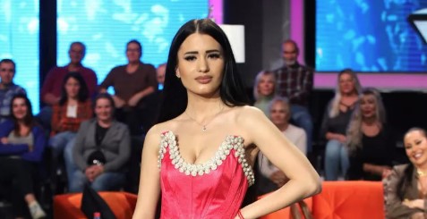 SNIMAK KOJI TOPI SRCA! Djevojčica iz publike iznenadila Zoranu Mićanović, pjevačica ostala bez riječi (VIDEO)