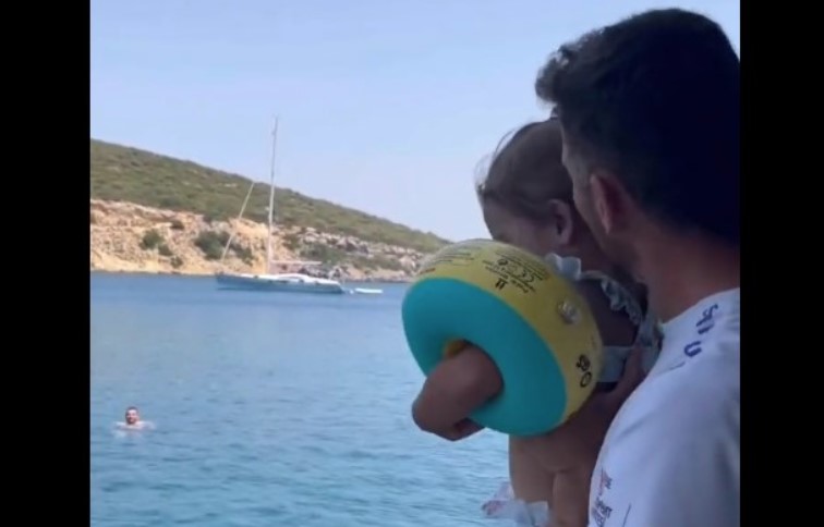 OVAKVU GREŠKU MNOGI PRAVE Otac bacio kćerku u vodu da nauči da pliva, a onda se desio najveći horor (VIDEO)