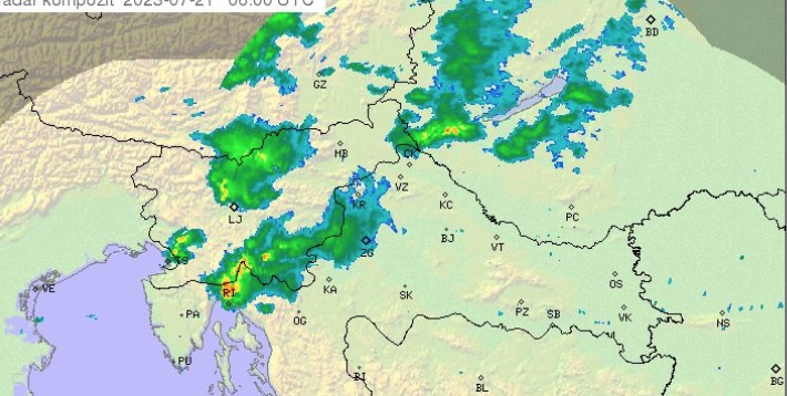 NEVRIJEME KRENULO SA ZAPADA Dvije snažne olujne ćelije blizu Slovenije, idu ka istoku (FOTO)