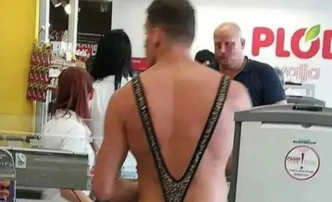 REGION JE U ŠOKU Turista ušetao u trgovinu u Hrvatskoj u kupaćem u stilu Borata (FOTO)