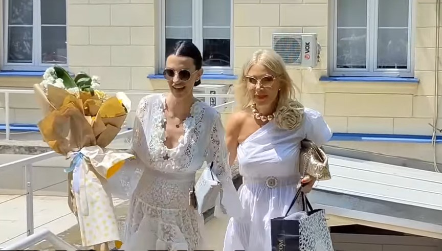 KO JE SVEKRVA TARE SIMOV? Lijepa zubarka radi u Domu zdravlja, štikle ne skida ni u ordinaciji, a evo čime će vas tek oduševiti