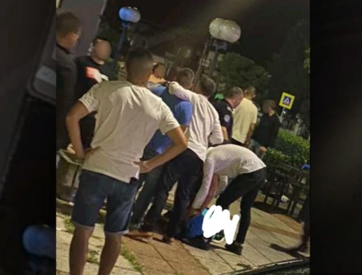DOK SU SE VETERINARU BORILI ZA ŽIVOT, NASILNICI HLADNOKRVNO POSMATRALI Procurila fotografija sa mjesta brutalnog prebijanja u Bogatiću (FOTO)