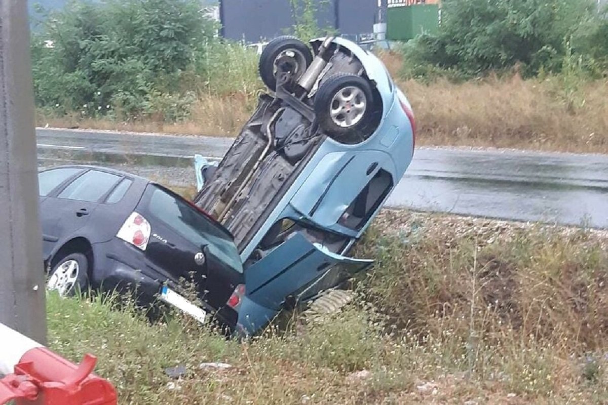 TEŠKA SAOBRAĆAJNA NESREĆA KOD ŽIVINICA Tri osobe prebačene na UKC Tuzla