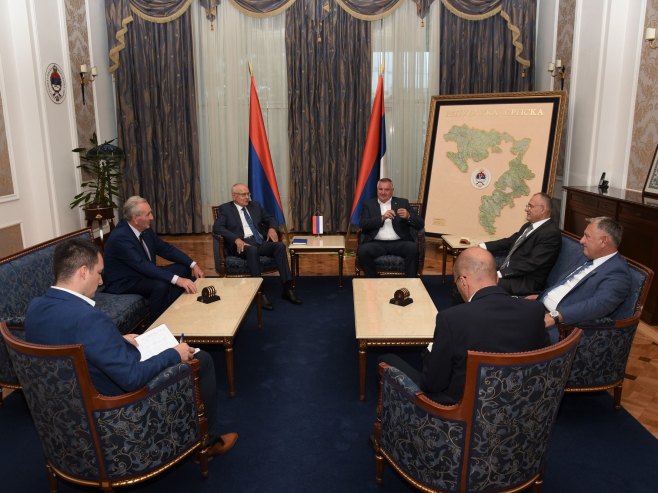VIŠKOVIĆ SA PENZIONERIMA Vlada Srpske nastaviće da radi na povećanju penzija