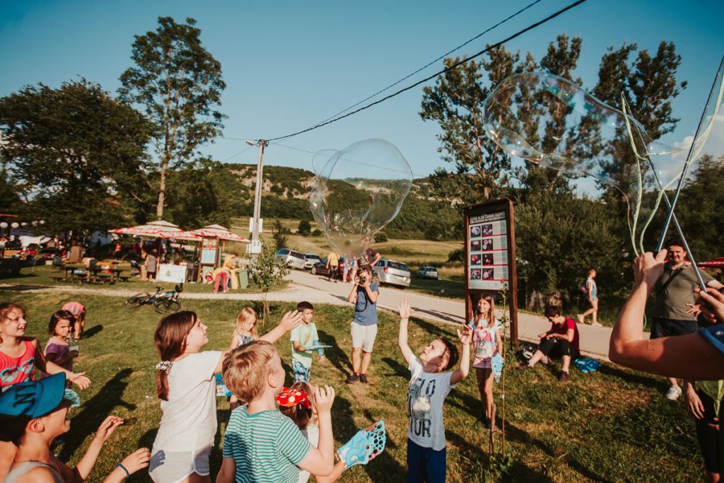 SADRŽAJI ZA SVE GENERACIJE Bogat program Pecka Outdoor Festivala