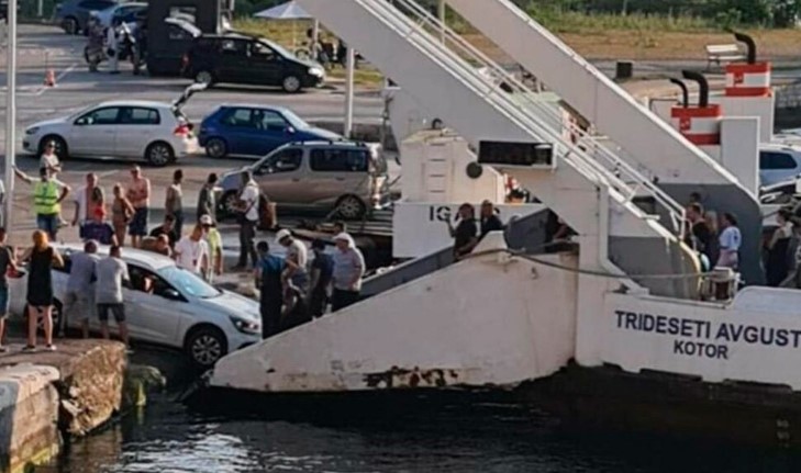 UMISLIO DA JE DŽEJMS BOND?! Incident u Crnoj Gori: Vozač pokušao da se ukrca na trajekt u pokretu (FOTO)