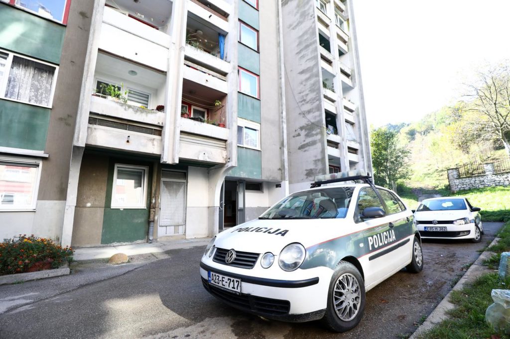 TUZLA U SUZAMA Danas posljednji ispraćaj djevojčice koja je pala sa 15. sprata nebodera