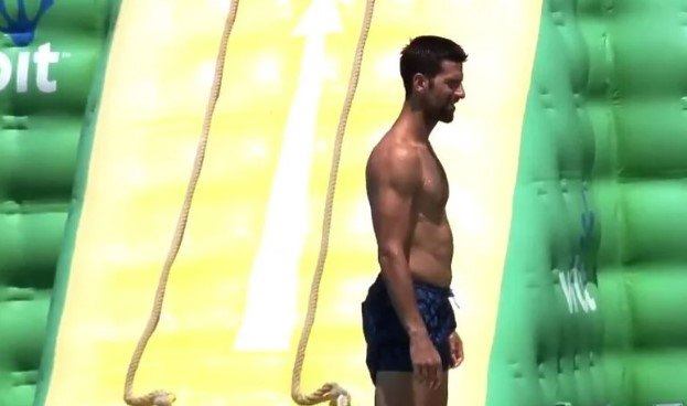 LJUDI NE MOGU DA VJERUJU KOLIKO JE DOBAR ČOVJEK Đoković snimljen u akvaparku u Dubrovniku, odbio velikodušnu ponudu gazde i oduševio fanove (VIDEO)