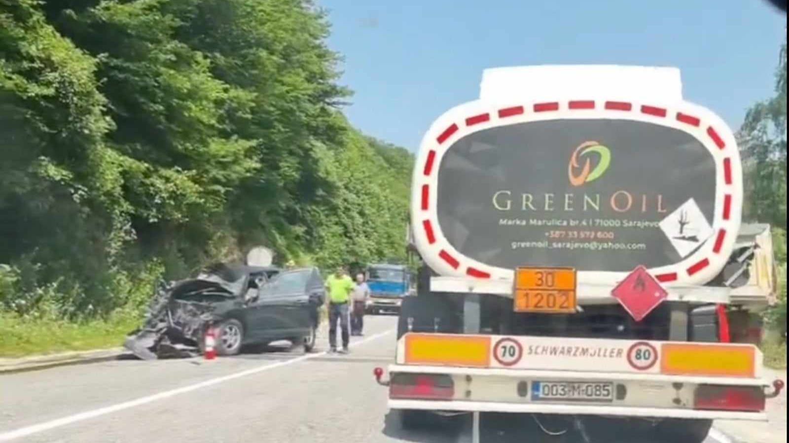 NEZGODA KOD KONJICA Džip se zabio u parkirani kamion, dvije osobe teško povrijeđene